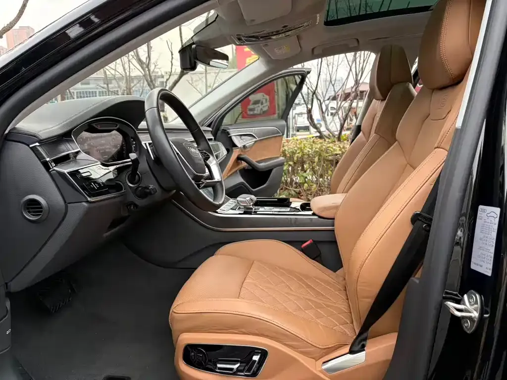 Audi A8 2021 из CN, фото 3