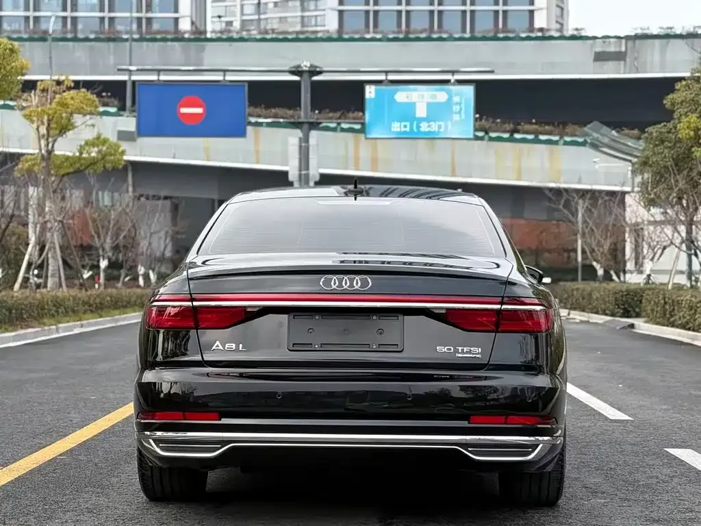 Audi A8 2021 из CN, фото 8
