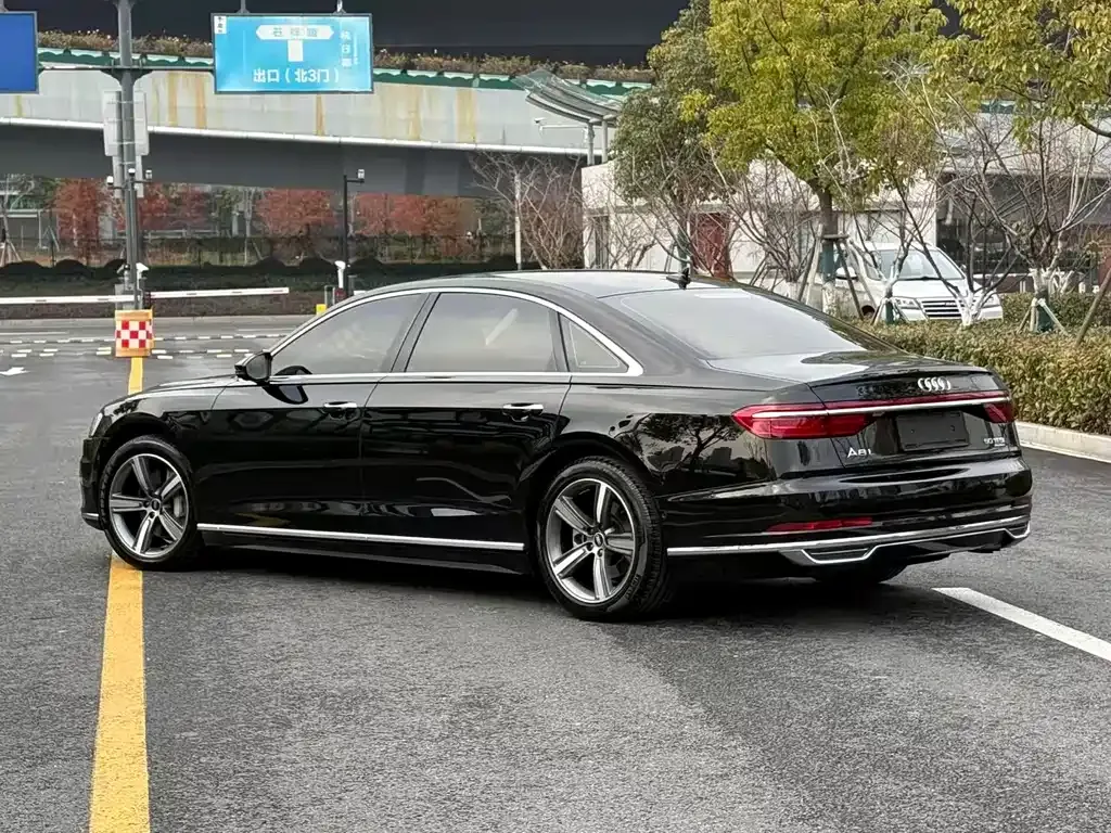 Audi A8 2021 из CN, фото 9