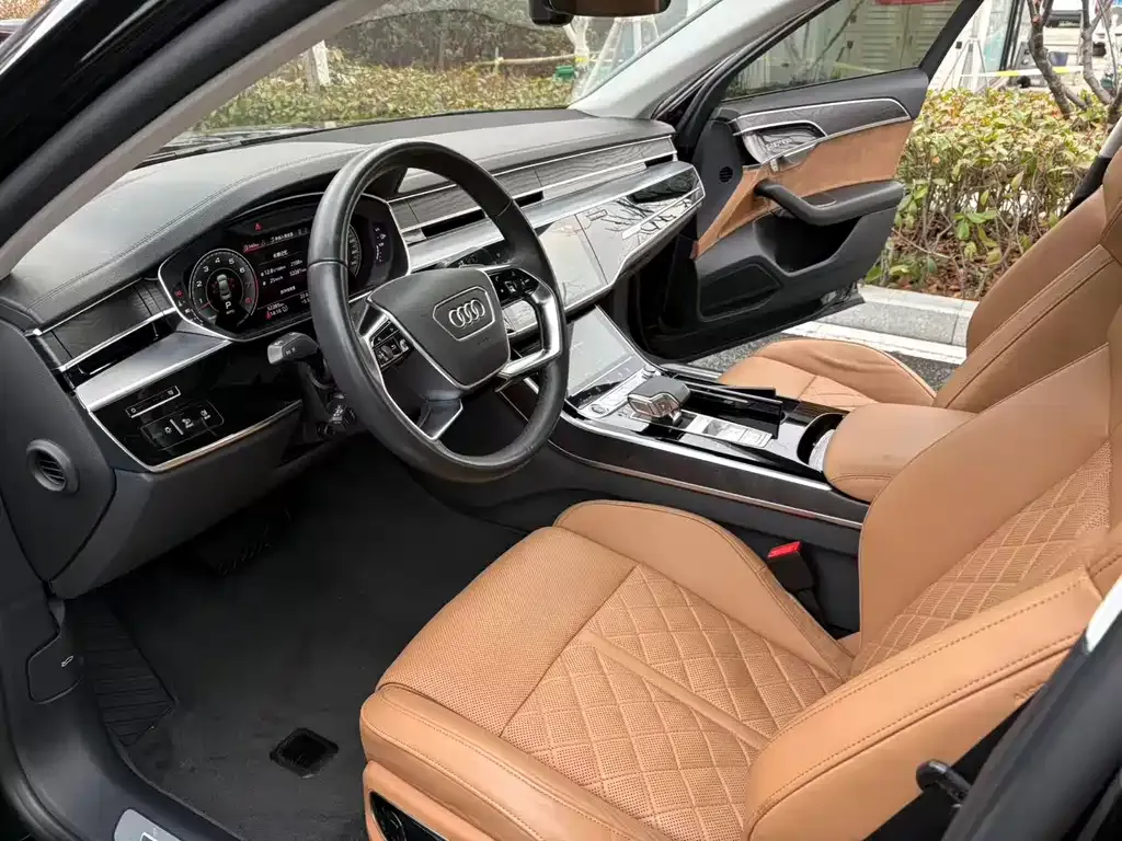 Audi A8 2021 из CN, фото 6