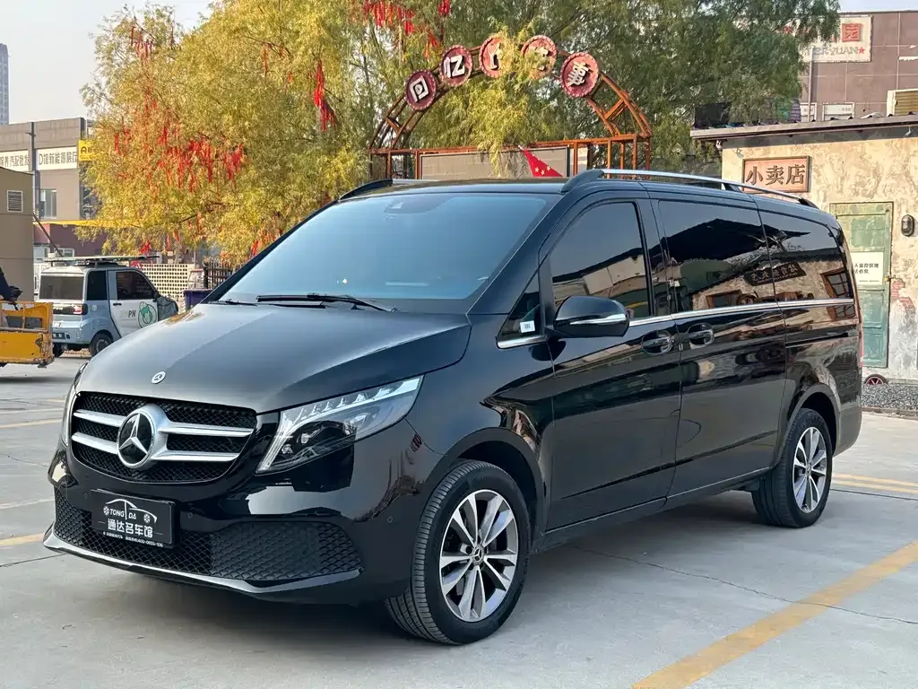 Mercedes-Benz V-Class — фото 1