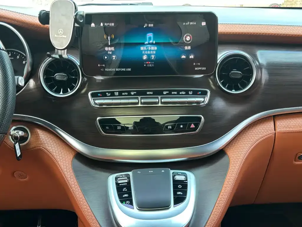 Mercedes-Benz V-Class — фото 4