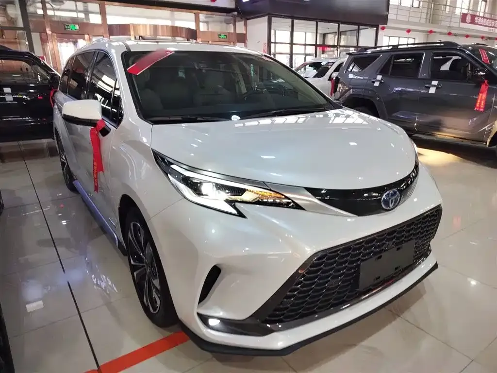 Toyota Granvia 2024 из CN, фото 4