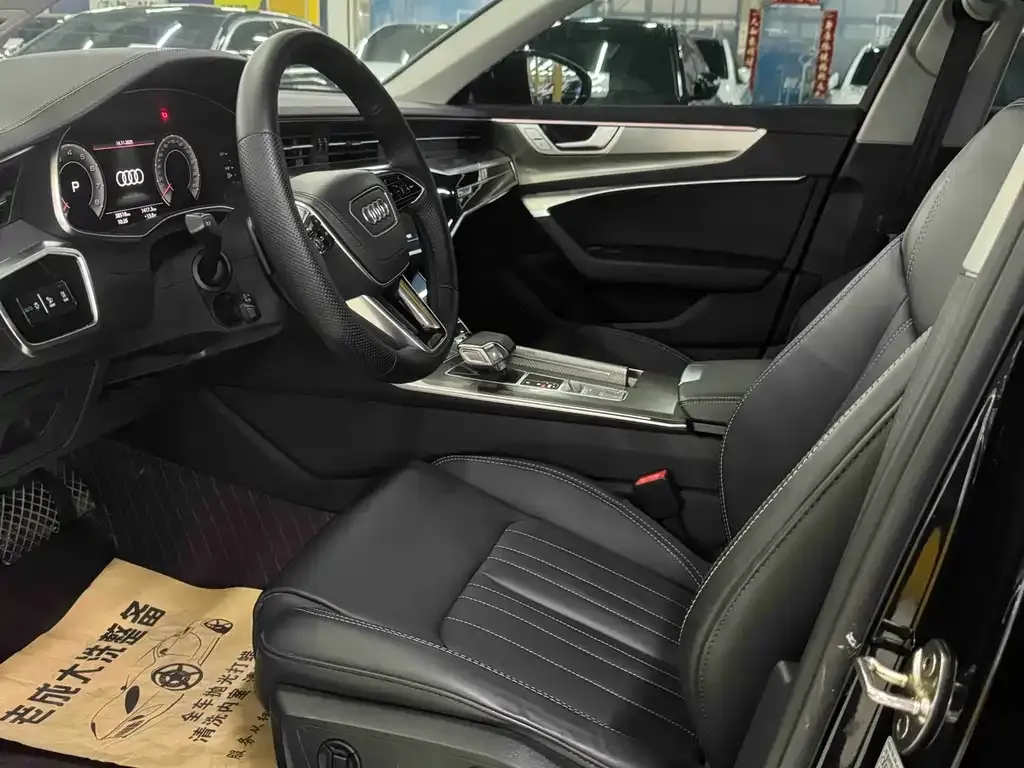 Audi A6L 2024 из CN, фото 4