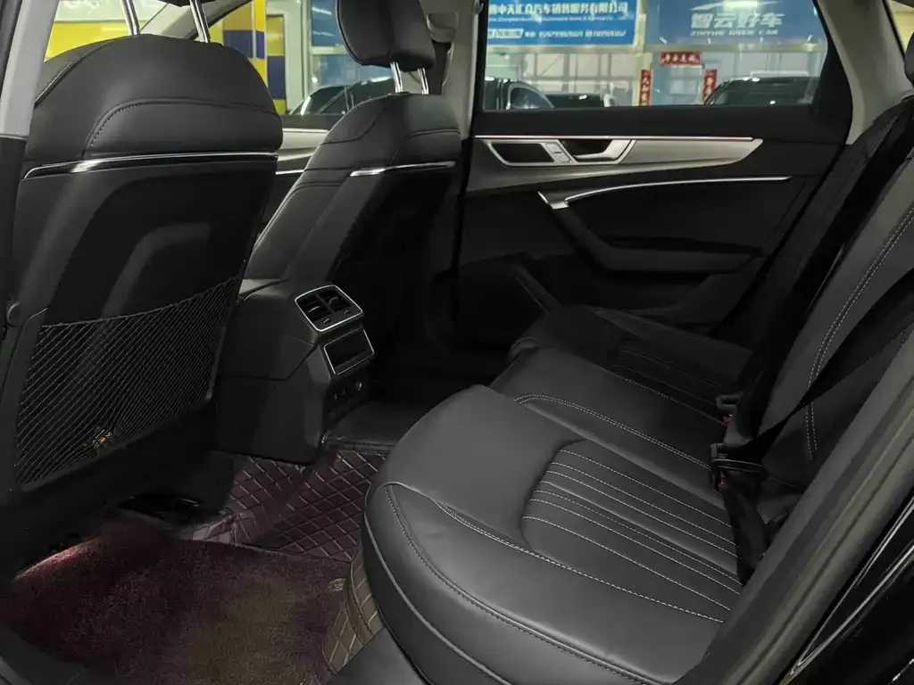 Audi A6L 2024 из CN, фото 3