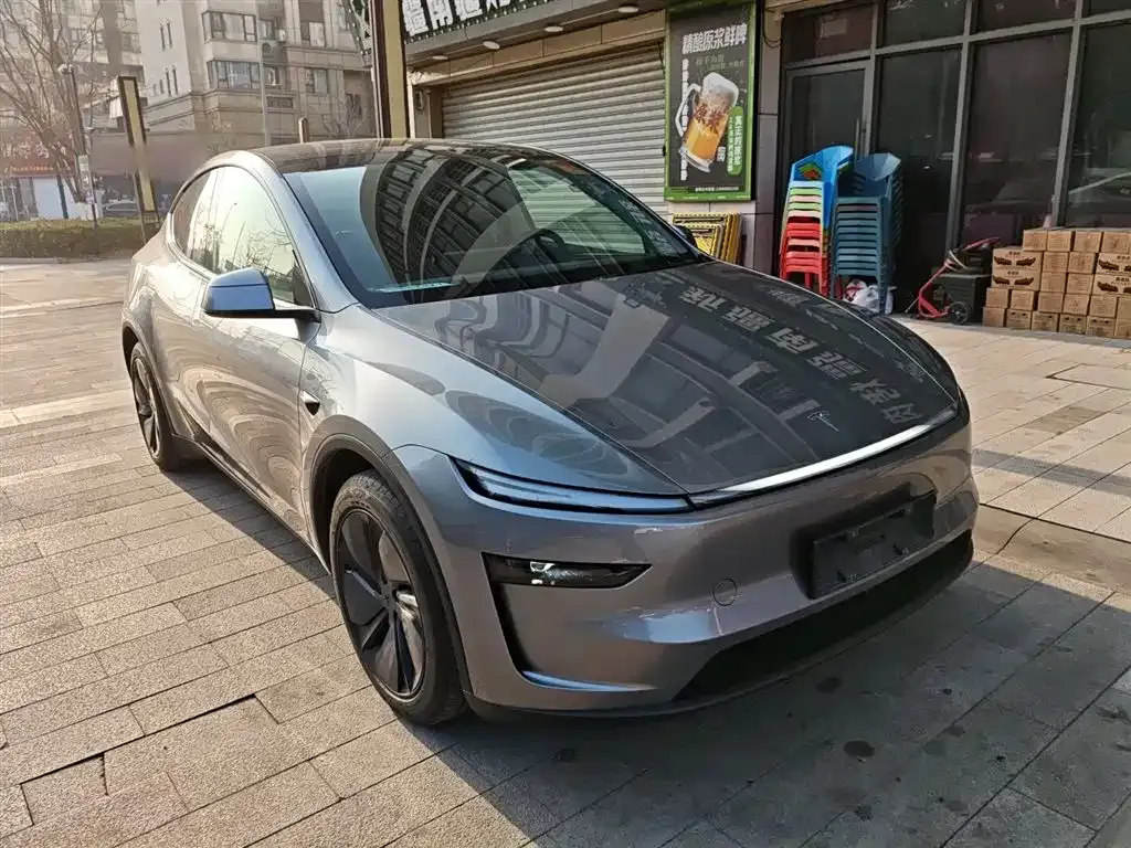 Tesla Model Y 2025 из CN, фото 5