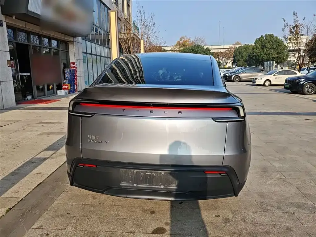 Tesla Model Y 2025 из CN, фото 7