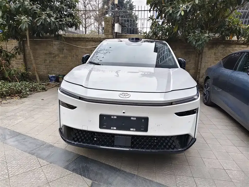 Toyota Platinum 3X 2025 из CN, фото 5