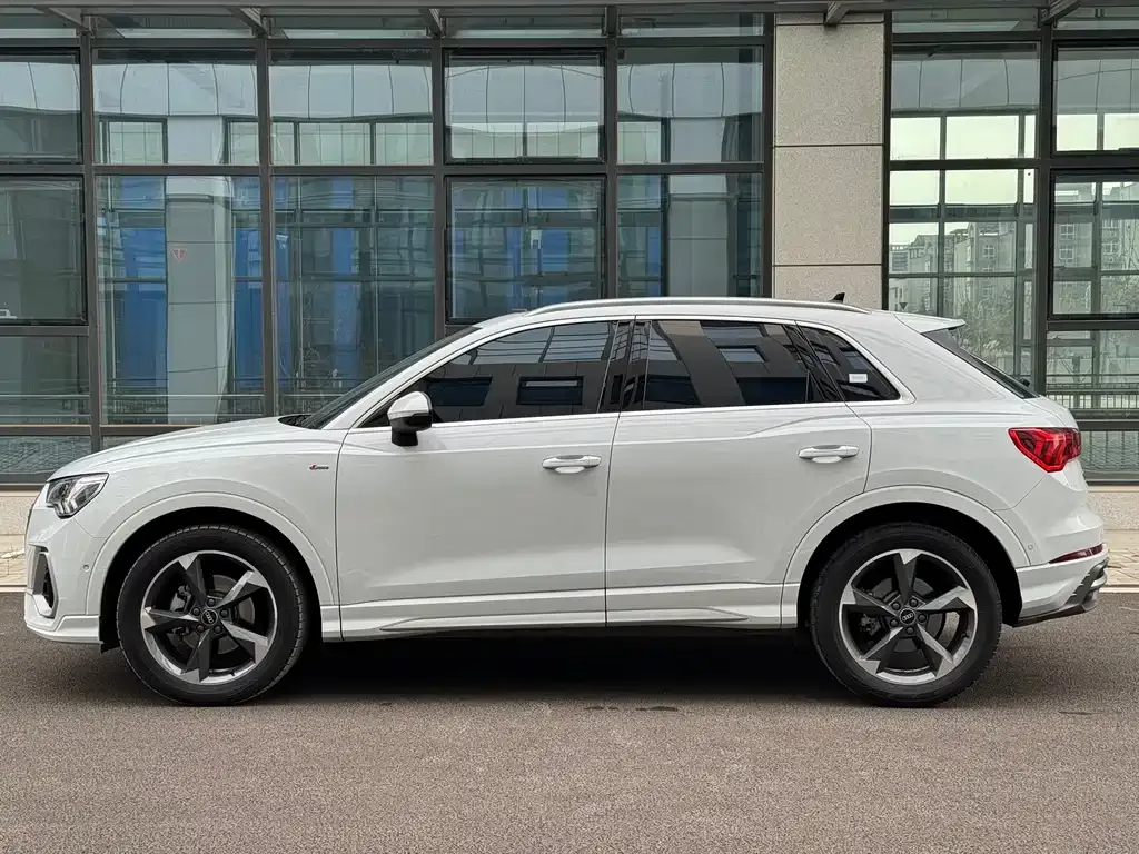 Audi Q3 2023 из CN, фото 6