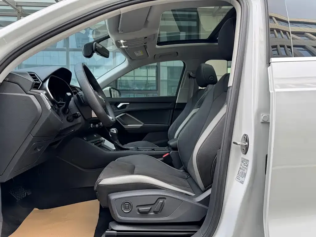 Audi Q3 2023 из CN, фото 7