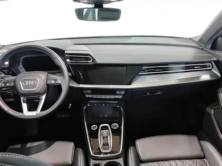 Audi A3 2024 из CN, фото 2