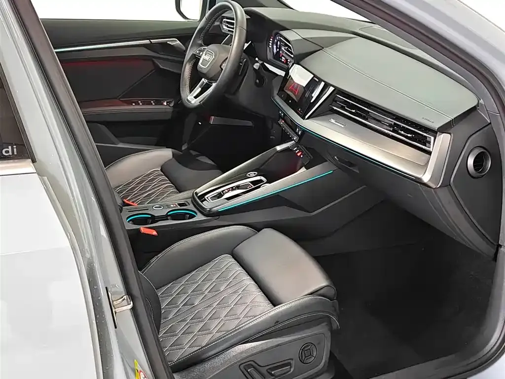 Audi A3 2024 из CN, фото 5