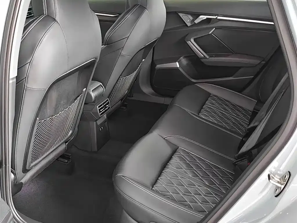 Audi A3 2024 из CN, фото 8