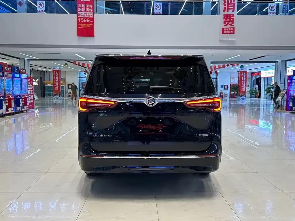 Buick GL8 2023 из CN, фото 2