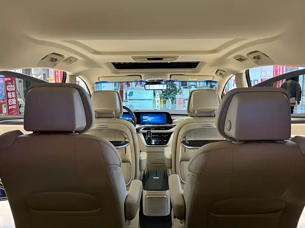 Buick GL8 2023 из CN, фото 6