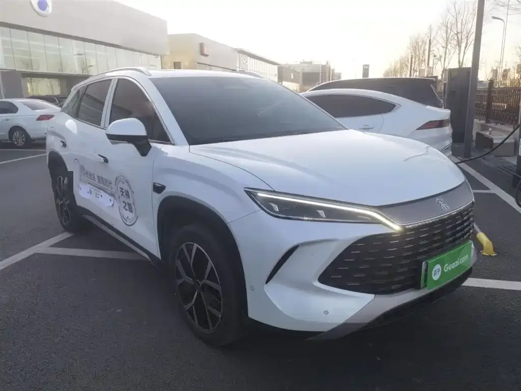 BYD L DM-i — фото 3