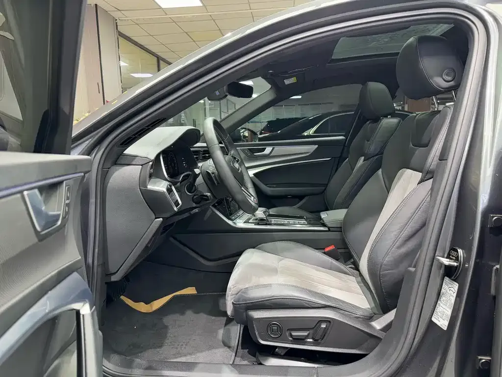 Audi A6L 2021 из CN, фото 6