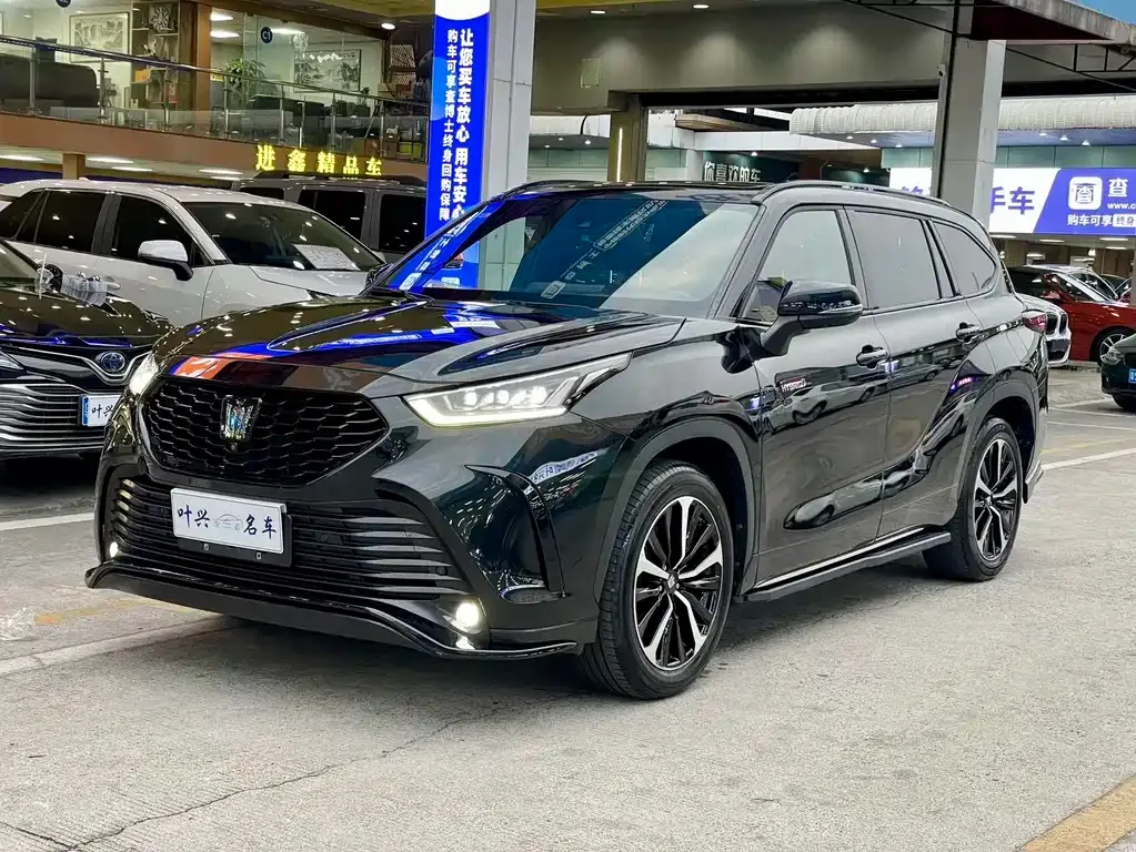 Toyota Crown Kluger 2021 из CN, фото 1