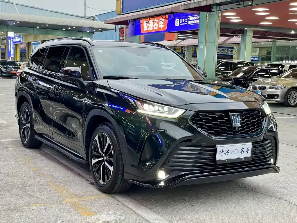 Toyota Crown Kluger 2021 из CN, фото 7