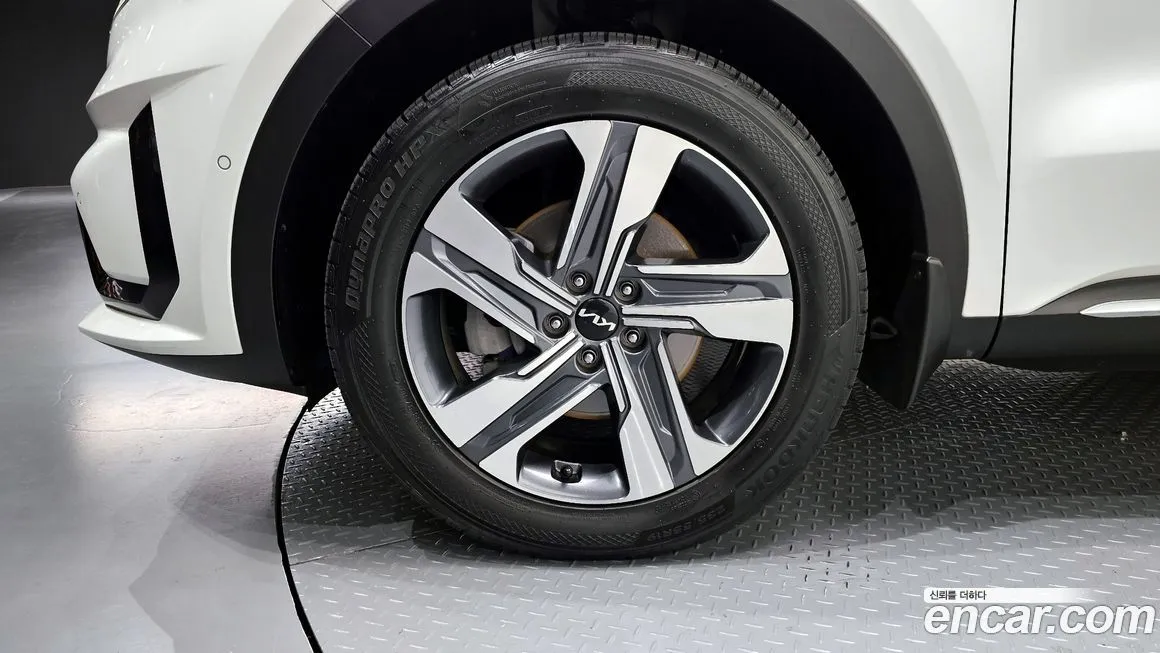 Kia Sorento — фото 6