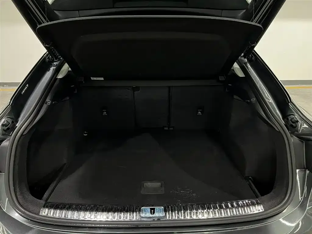 Audi Q3 Sportback 2023 из CN, фото 4