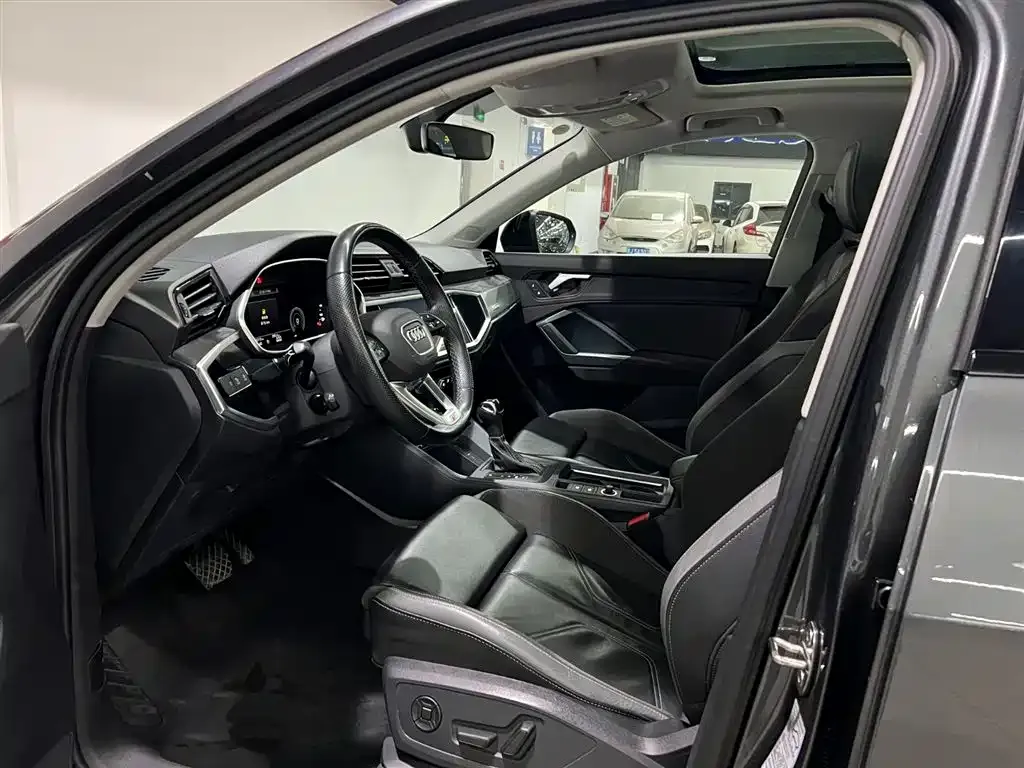 Audi Q3 Sportback 2023 из CN, фото 3
