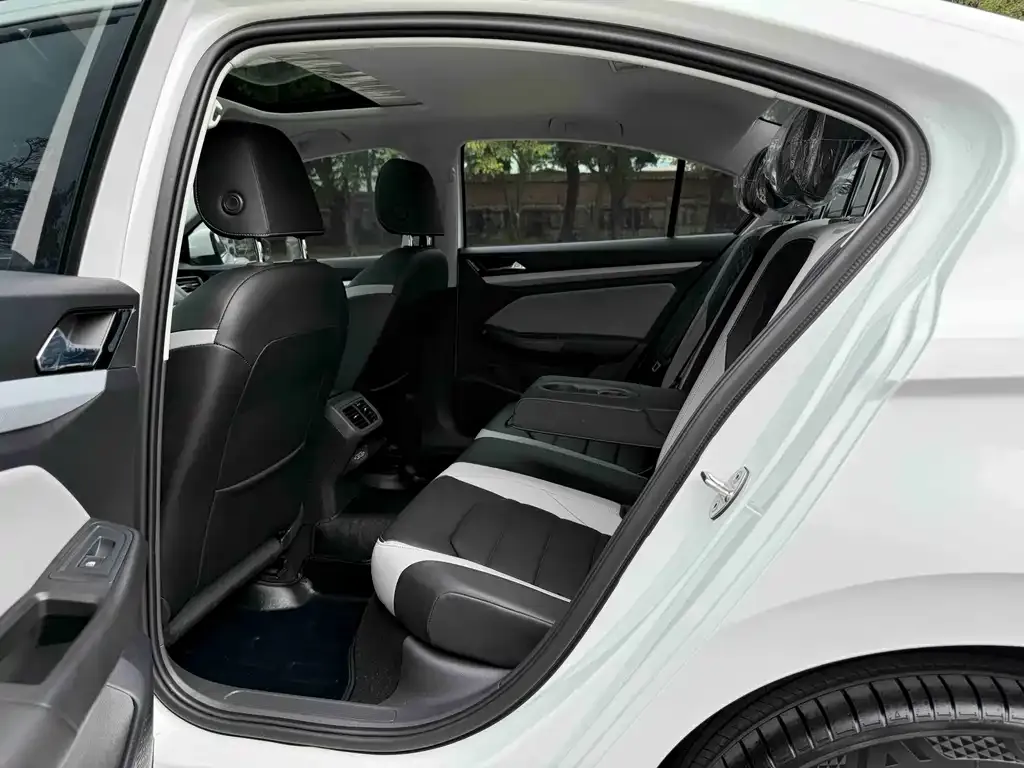 Volkswagen Bora 2025 из CN, фото 5
