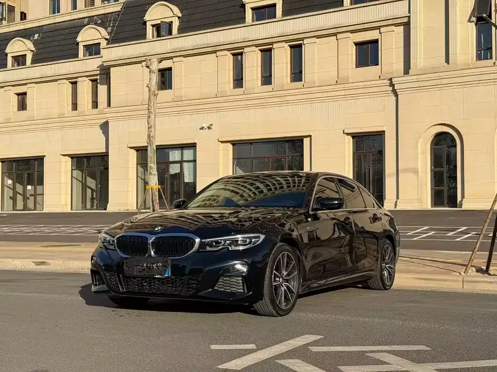 BMW 3 Series 2022 из CN, фото 1