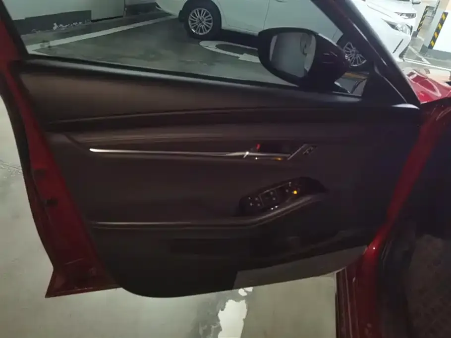Mazda 3 Axela 2021 из CN, фото 3