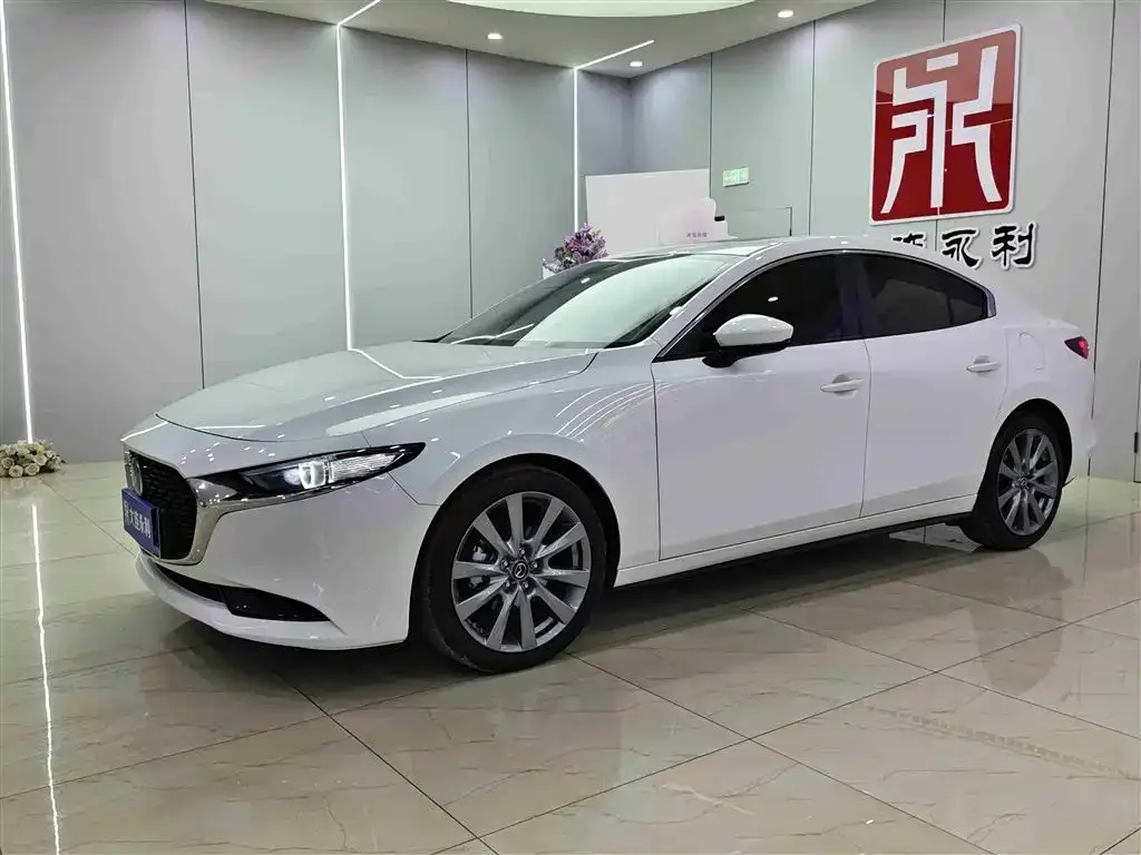 Mazda 3 Axela 2023 из CN, фото 2
