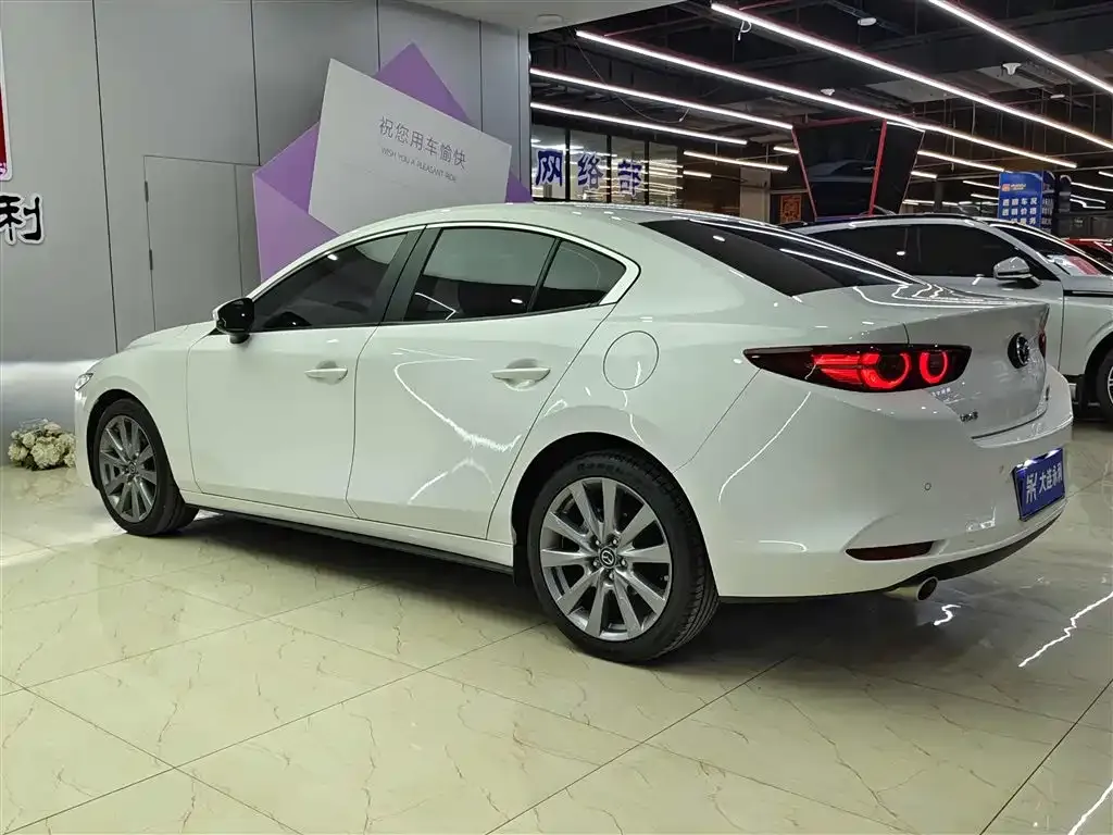 Mazda 3 Axela 2023 из CN, фото 4
