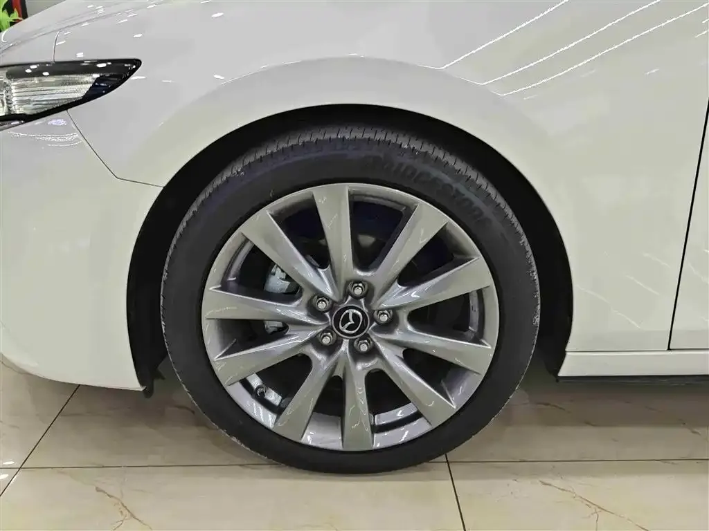 Mazda 3 Axela 2023 из CN, фото 8