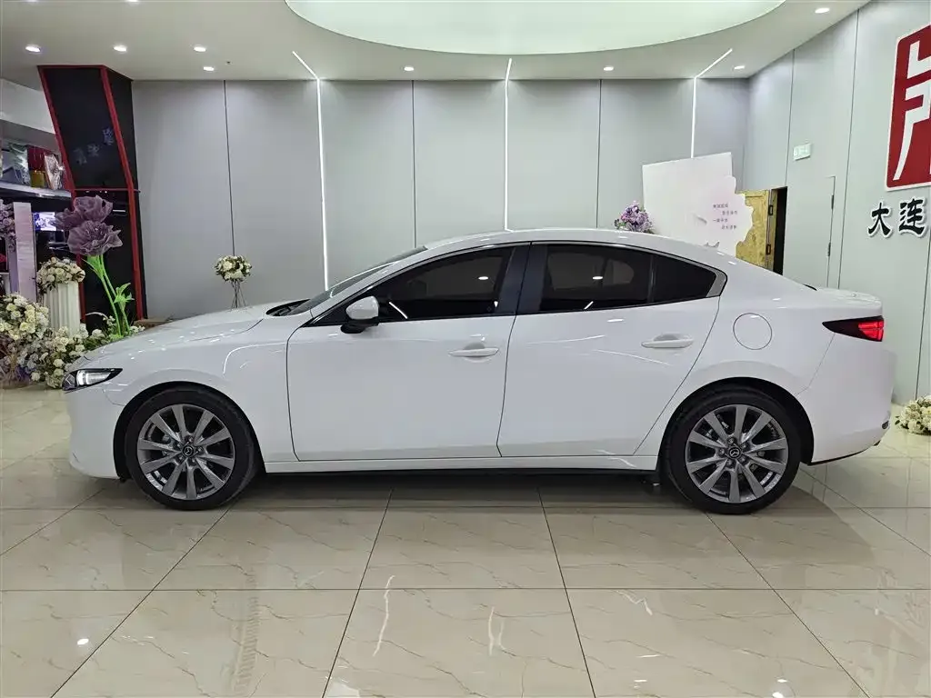 Mazda 3 Axela 2023 из CN, фото 9