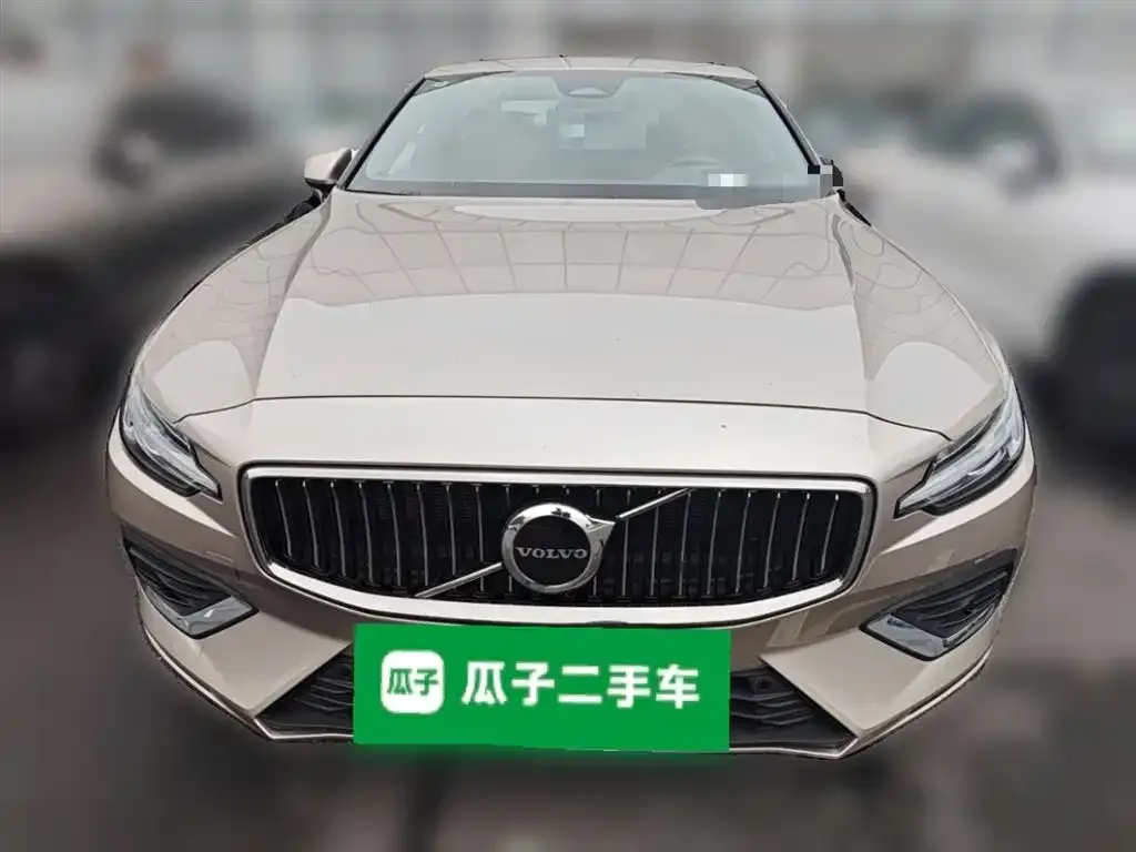 Volvo S60 2025 из CN, фото 3
