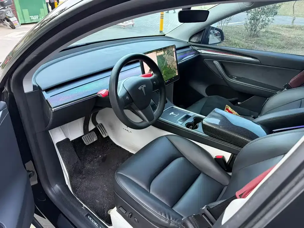 Tesla Model Y — фото 2