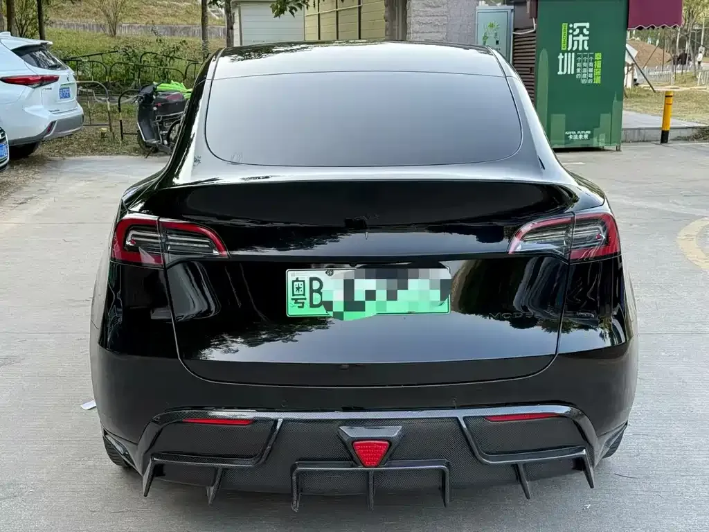 Tesla Model Y — фото 5
