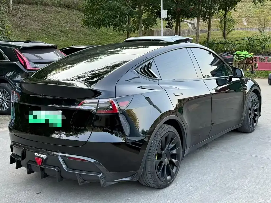 Tesla Model Y — фото 7