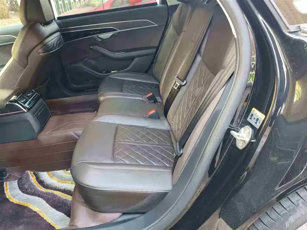 Audi A8 2021 из CN, фото 10