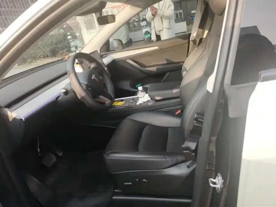 Tesla Model Y 2023 из CN, фото 7
