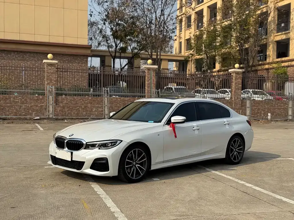BMW 3 Series 2022 из CN, фото 1