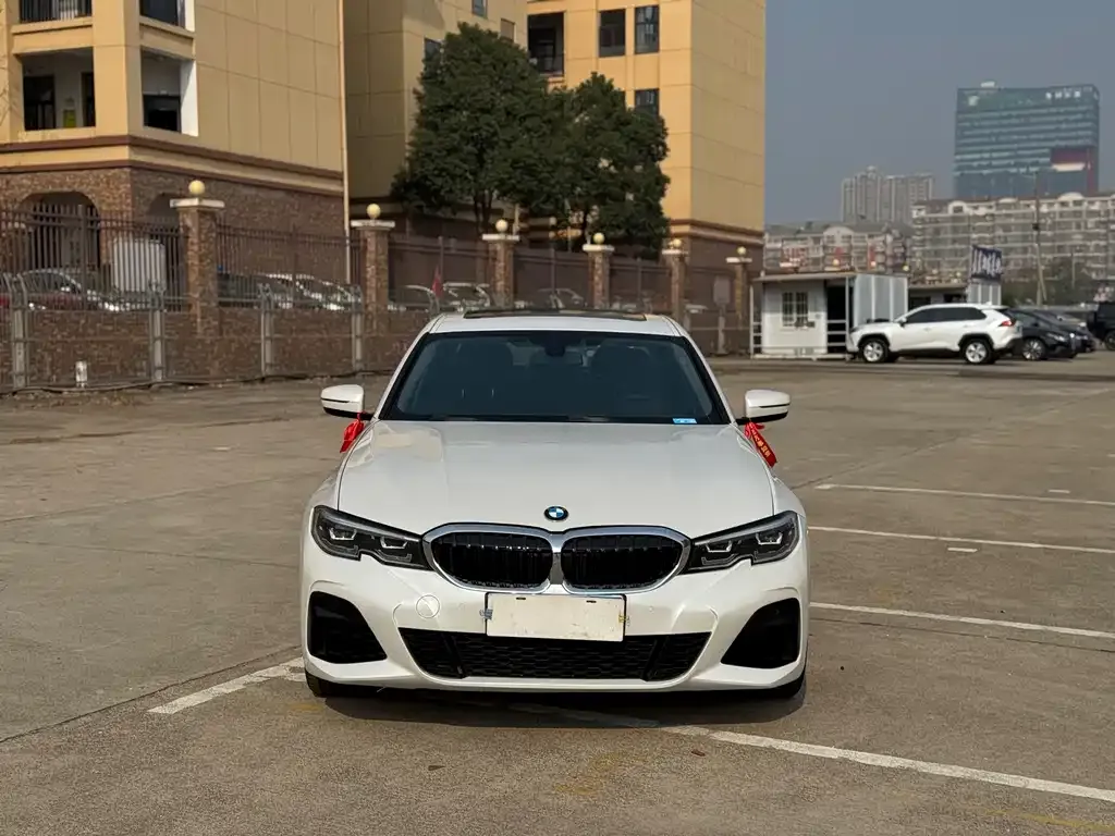 BMW 3 Series 2022 из CN, фото 2
