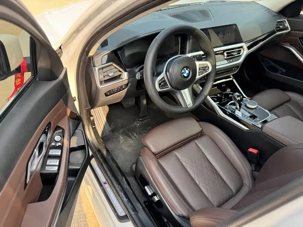 BMW 3 Series 2022 из CN, фото 6