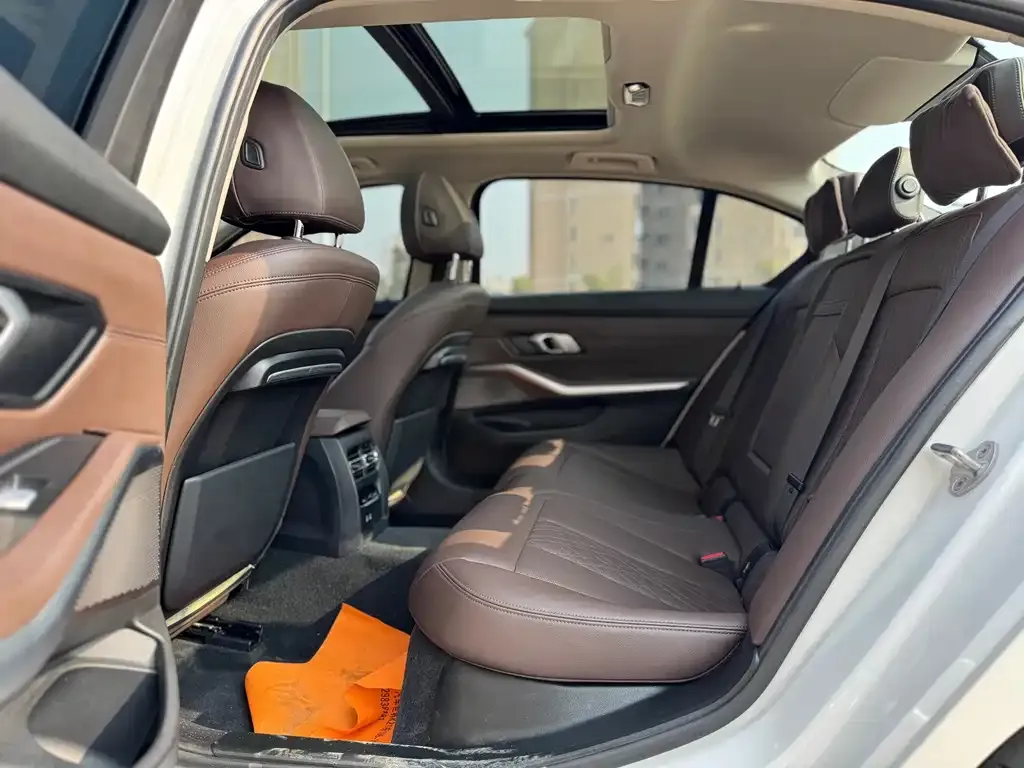 BMW 3 Series 2022 из CN, фото 7