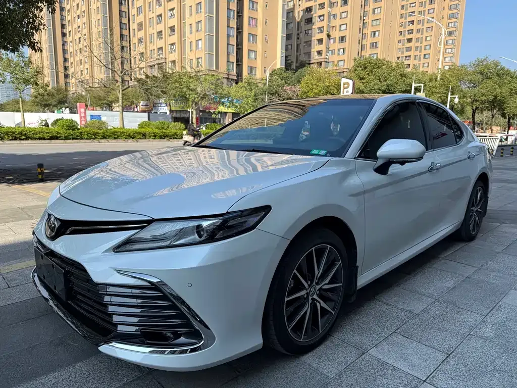 Toyota Camry 2023 из CN, фото 1