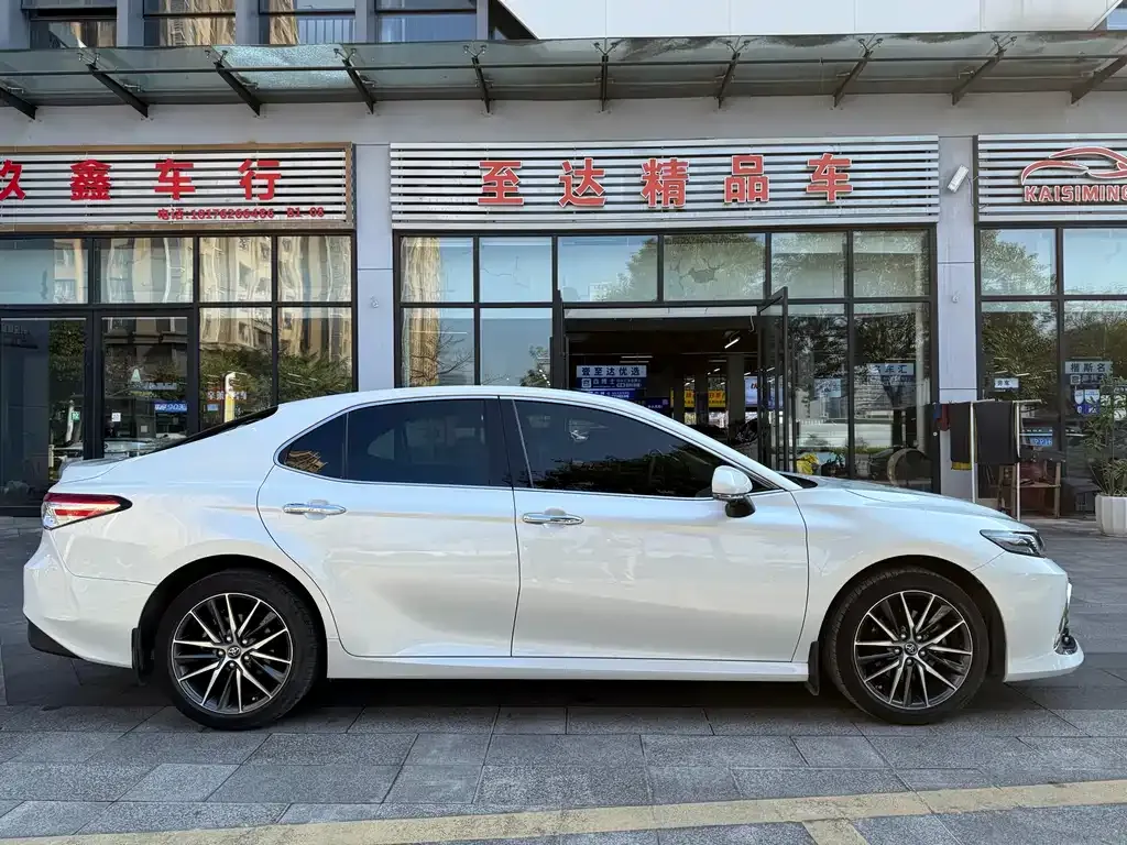 Toyota Camry 2023 из CN, фото 4