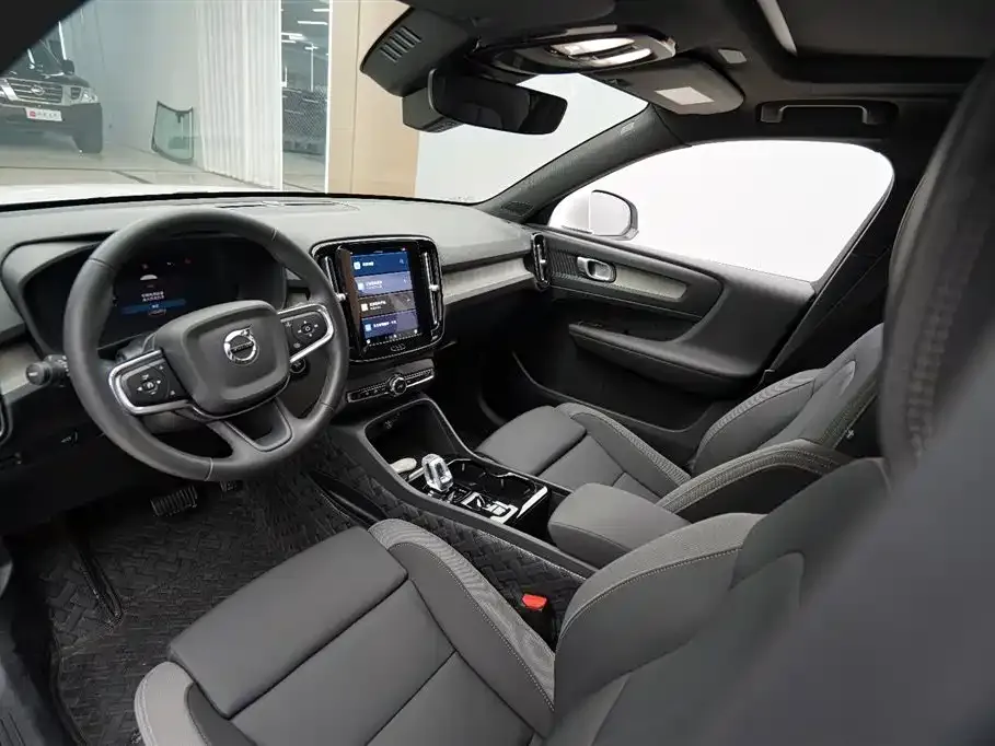 Volvo XC40 2024 из CN, фото 9
