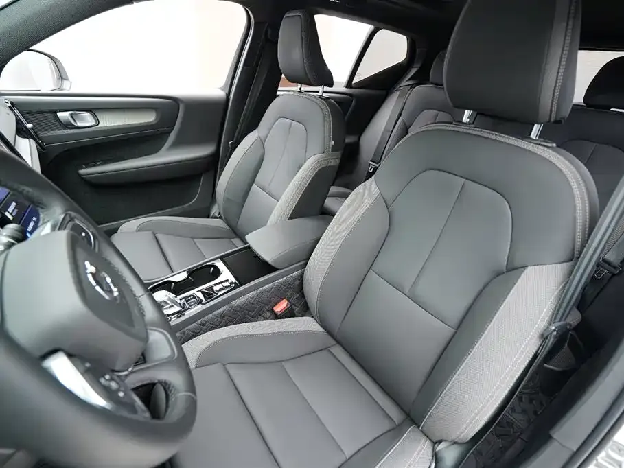 Volvo XC40 2024 из CN, фото 7