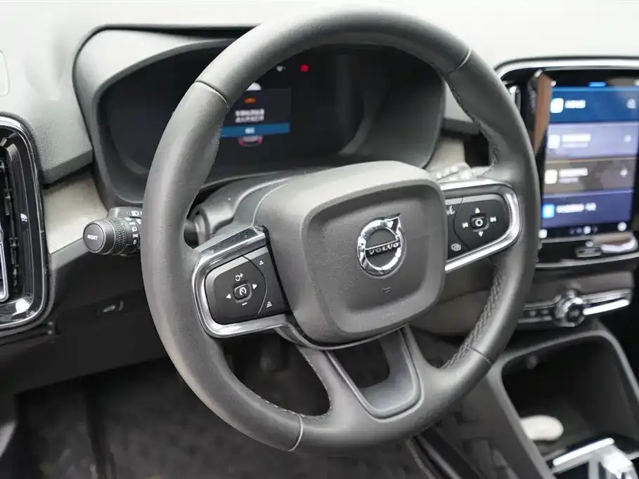 Volvo XC40 2024 из CN, фото 4