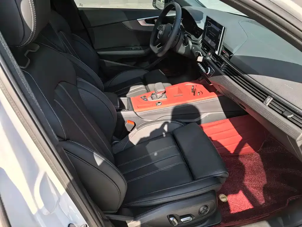 Audi A4L 2024 из CN, фото 2