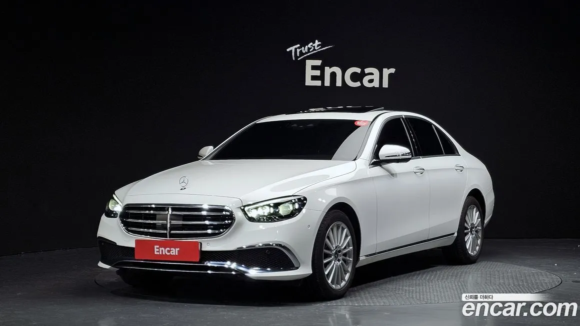 Mercedes-Benz E-Class — фото 1